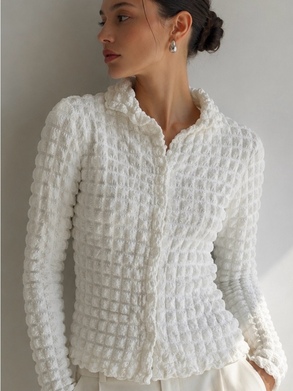 Minimalist Popcorn Texture Top | White Sculptural Popcorn/Bubble Grid Shirt Sz M